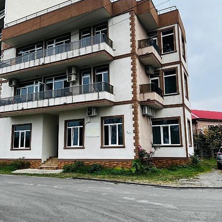 Apartments Nita Μπατούμι Εξωτερικό φωτογραφία