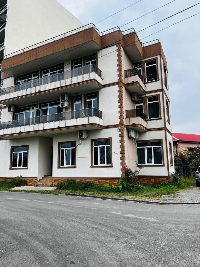 Apartments Nita Μπατούμι Εξωτερικό φωτογραφία