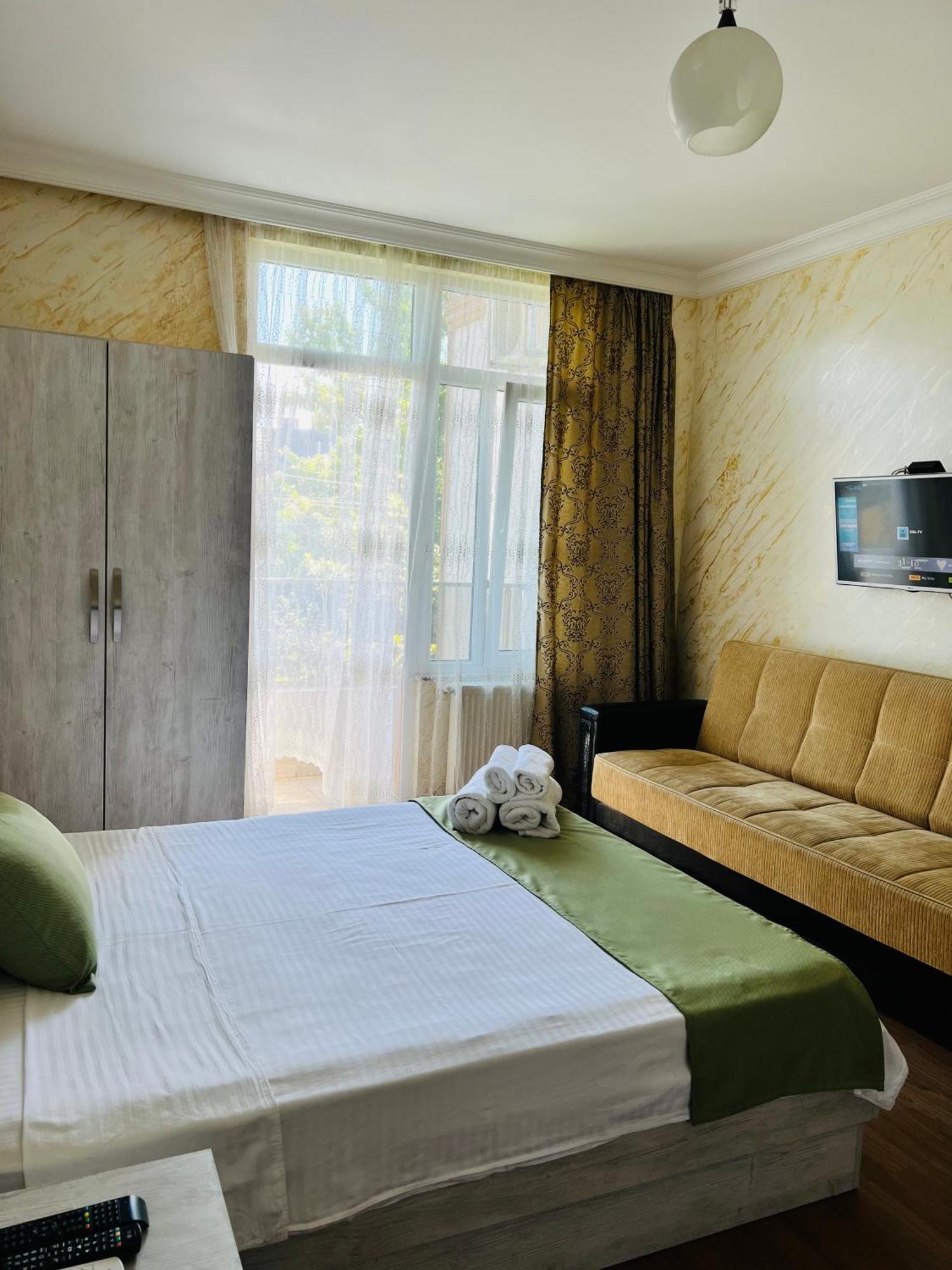 Apartments Nita Μπατούμι Εξωτερικό φωτογραφία
