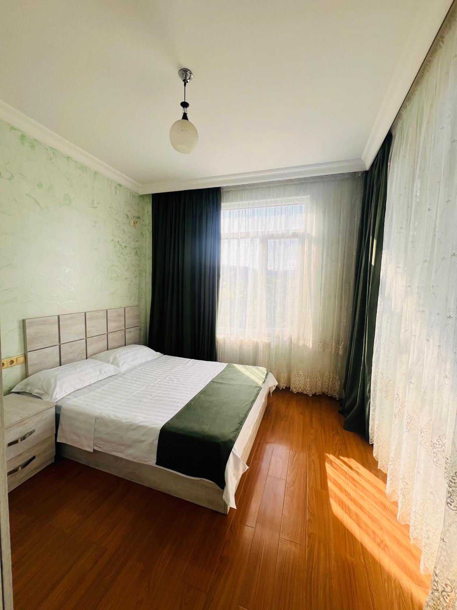 Apartments Nita Μπατούμι Εξωτερικό φωτογραφία