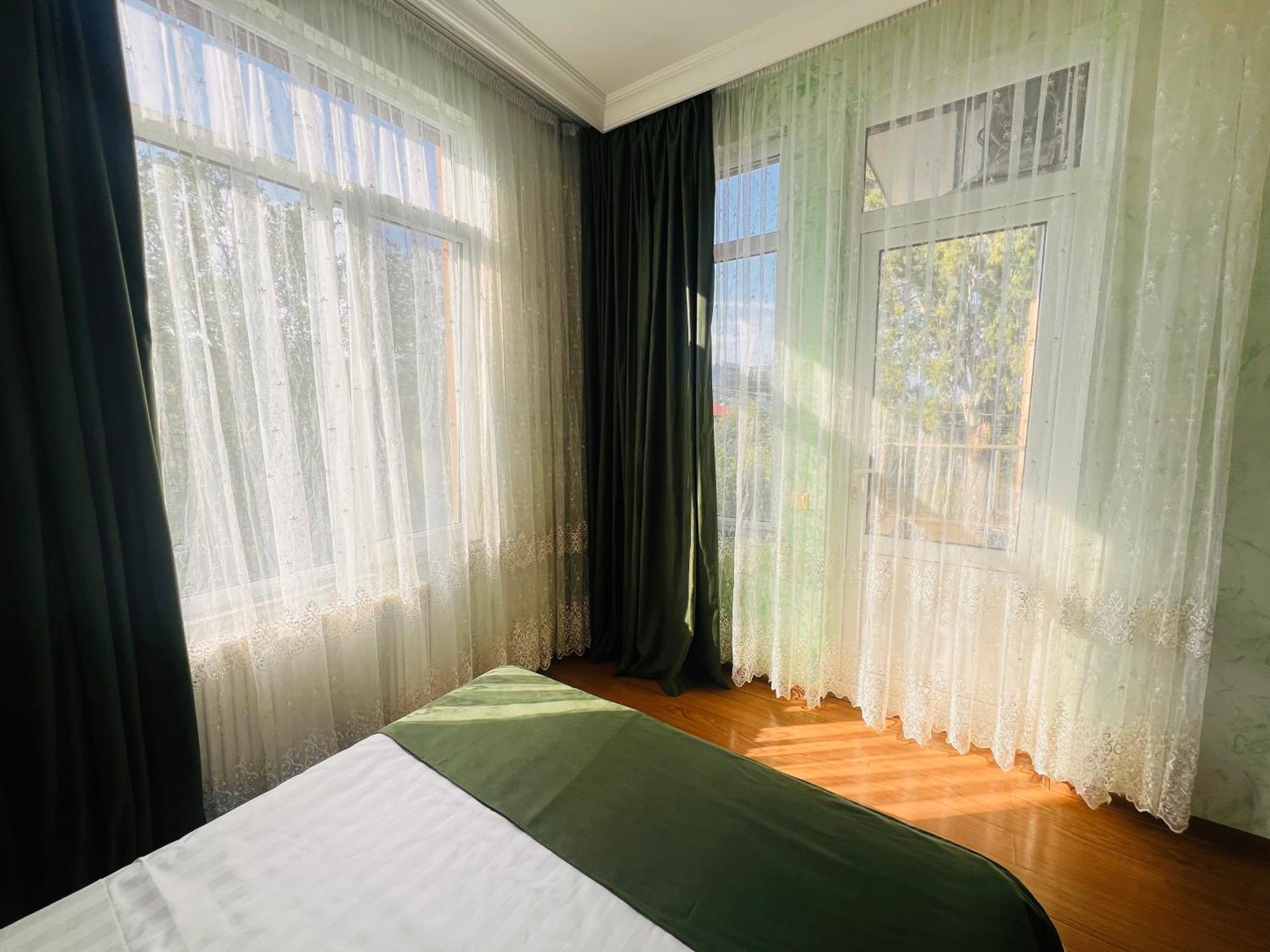 Apartments Nita Μπατούμι Εξωτερικό φωτογραφία