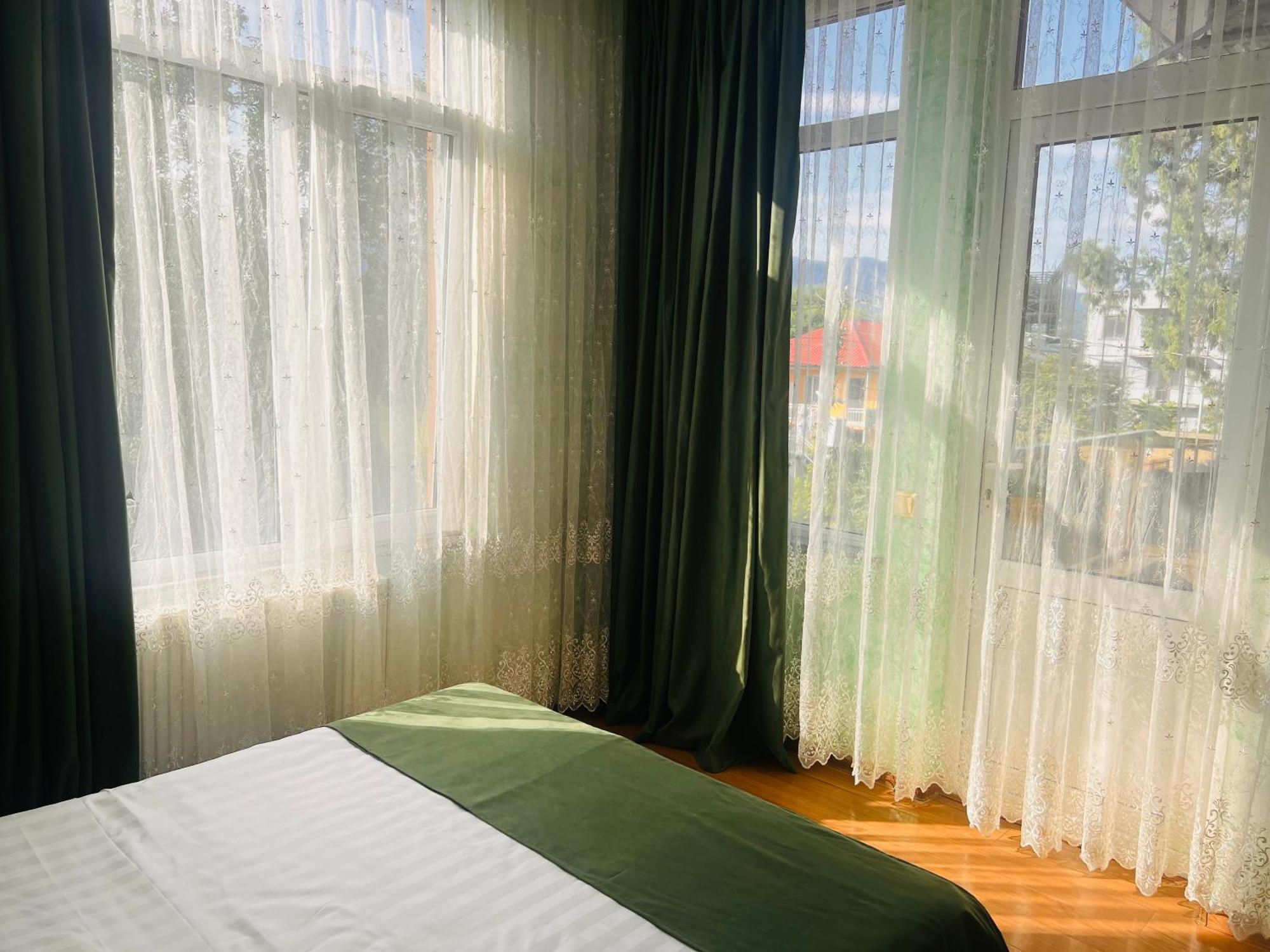 Apartments Nita Μπατούμι Εξωτερικό φωτογραφία