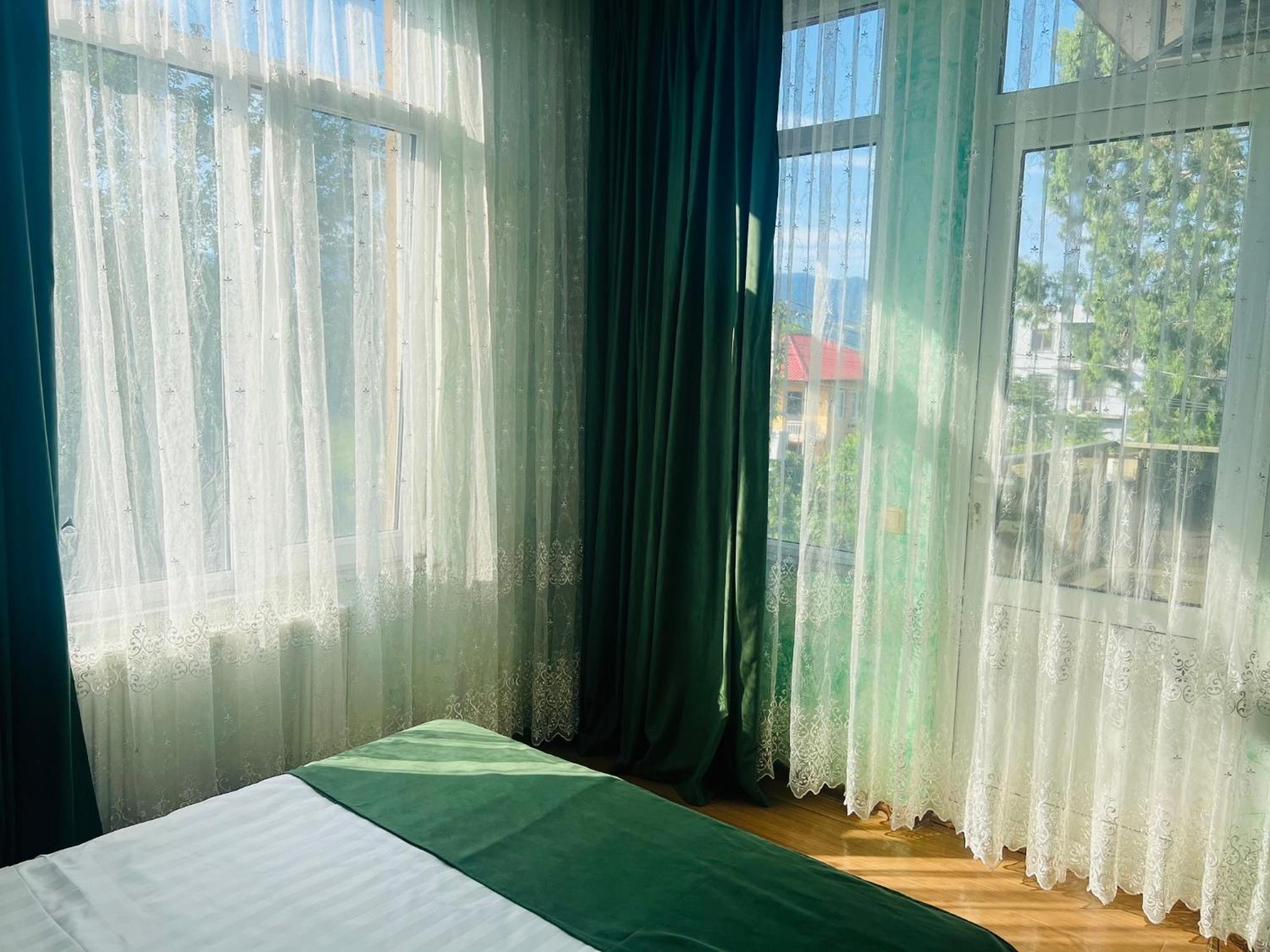 Apartments Nita Μπατούμι Εξωτερικό φωτογραφία