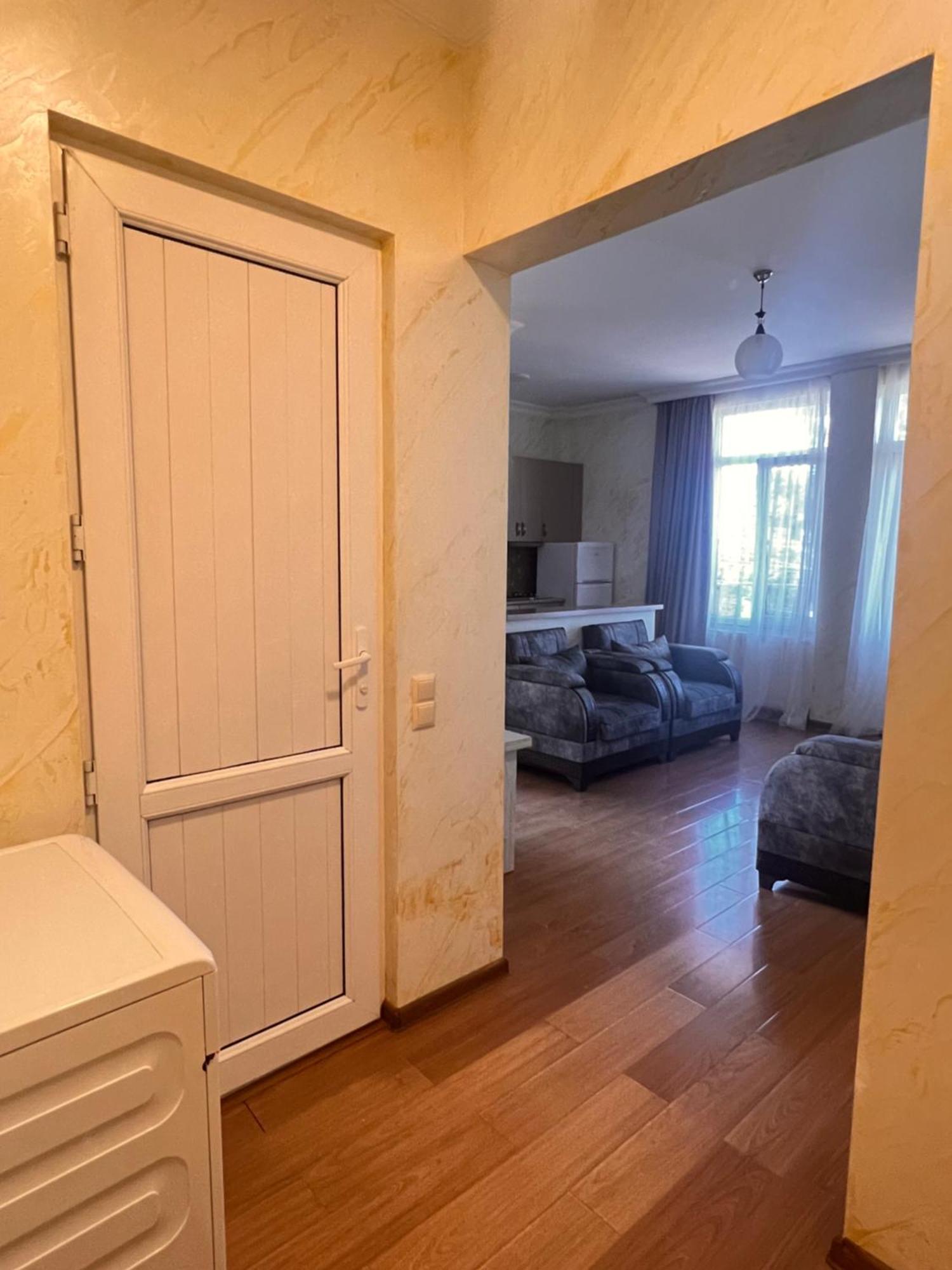 Apartments Nita Μπατούμι Εξωτερικό φωτογραφία